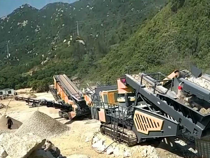 河南郑州时产300吨移动履带式玄武岩破碎站